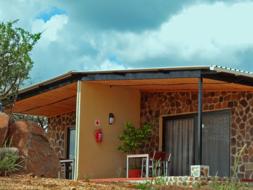 Okazize Ovita Wildlife Restcamp חדר תמונה